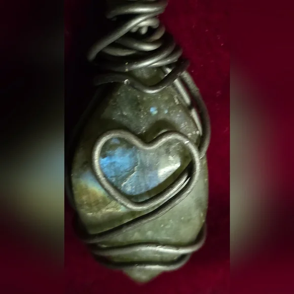 Wire Wrapped Stone Labradorite Pendant Necklace - Picture 9 of 10
